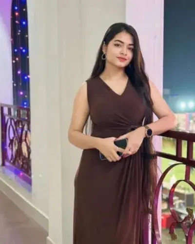 Call Girls Service Senapati Bapat Road