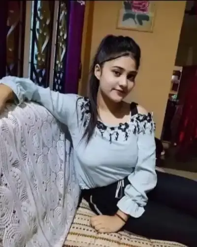 Call Girls Service in Senapati Bapat Road